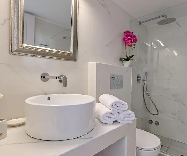 Golden Rose Elegant Vacation Apartment Naxos City