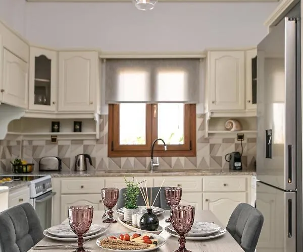 Golden Rose Elegant Vacation