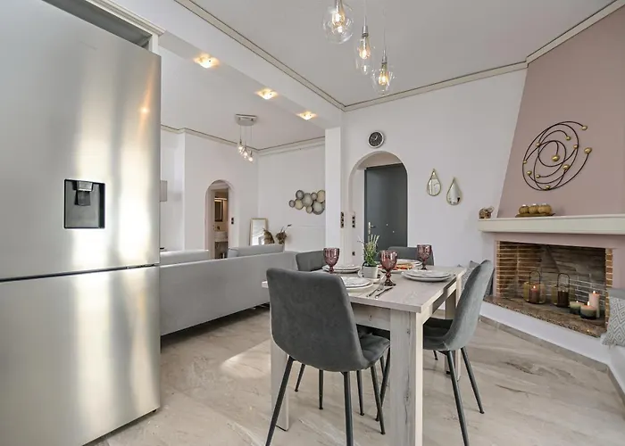 Golden Rose Elegant Vacation Apartment *